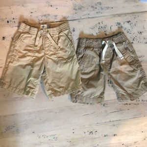 Boys size 5 elastic waistband khaki shorts
